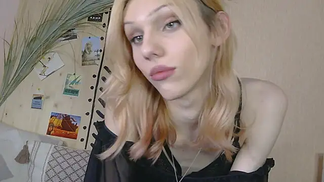 Kirana Hayes online show from April 2026 02:29:02 PM