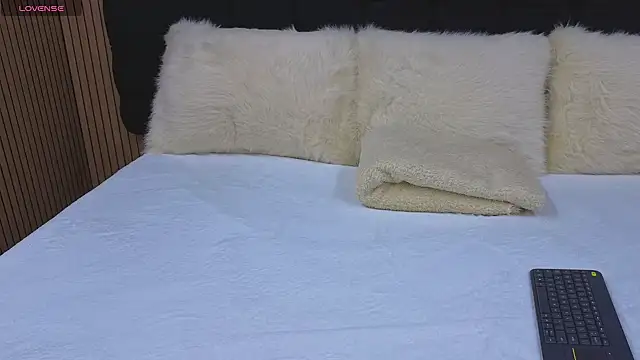 messy-saray online show from April 2026 01:01:01 PM