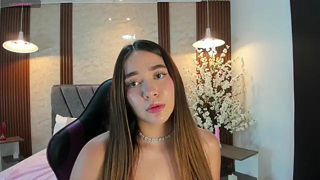 Anissa m  online show from April 2026 06:36:02 PM