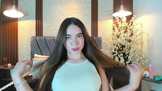 Anissa m  online show from April 2026 06:58:02 PM