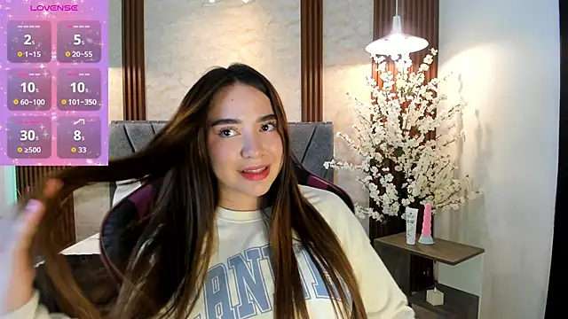 Anissa m  online show from April 2026 07:04:02 PM