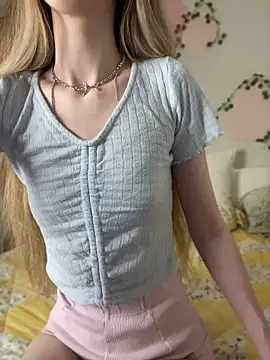 AvaTayloor online show from April 2026 01:48:02 PM