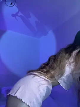 AvaTayloor online show from April 2026 01:56:02 PM