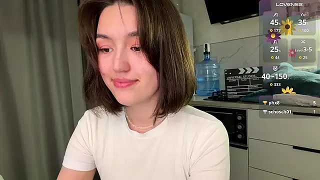 Snapshot of lilysolar chatting on June 2026 06:52:01 PM lilysolar online show from June 2026 06:52:01 PM