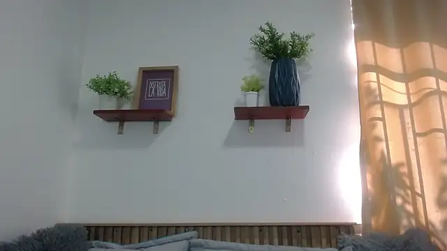 Violet 2003 online show from June 2026 02:03:01 PM