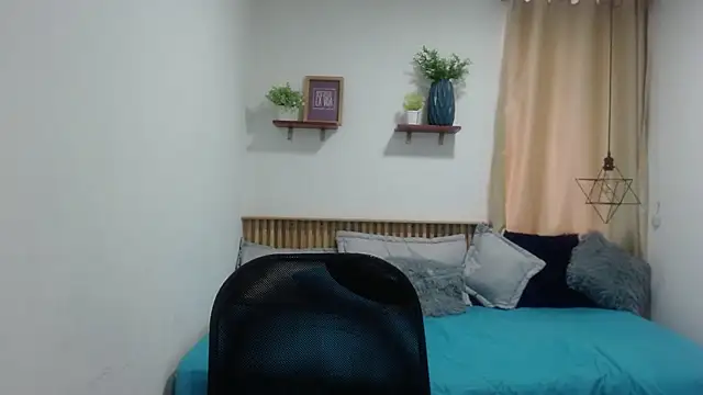 Violet 2003 online show from May 2026 01:58:02 PM
