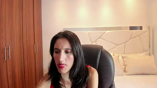 Shary leon online show from April 2026 07:10:02 PM