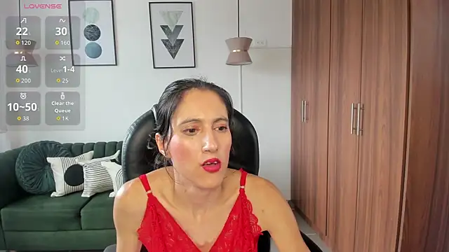 Shary leon online show from June 2026 07:13:02 PM