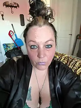 Queenemerald online show from March 2026 07:04:02 PM