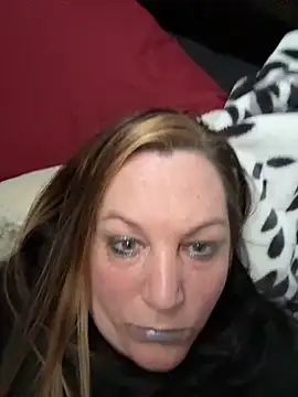 Queenemerald online show from April 2026 12:39:01 AM