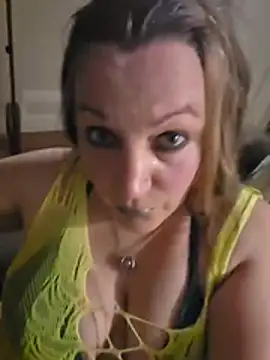 Queenemerald online show from July 2026 04:41:02 AM