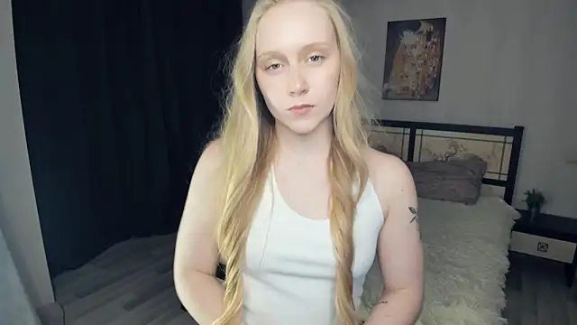 VestaBowmer online show from April 2026 07:53:01 PM