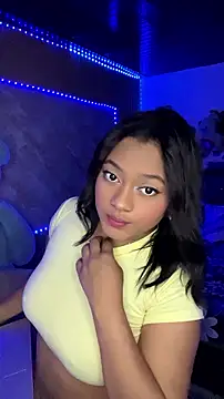 Snapshot of Saraa_M chatting on July 2026 04:28:02 PM Saraa M online show from July 2026 04:28:02 PM