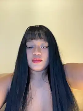 Snapshot of Saraa_M chatting on May 2026 05:18:01 PM Saraa M online show from May 2026 05:18:01 PM
