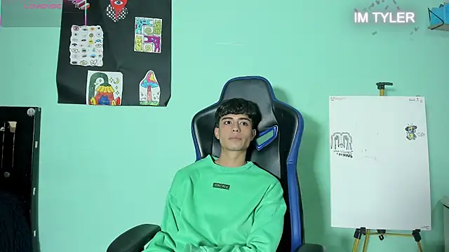 TYLERhHOT2005 online show from April 2026 04:16:02 AM