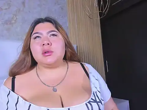 TiffanyMonrowHL online show from April 2026 01:01:02 PM