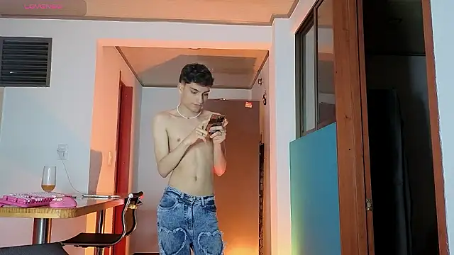 Nathan twink online show from March 2026 06:37:02 AM