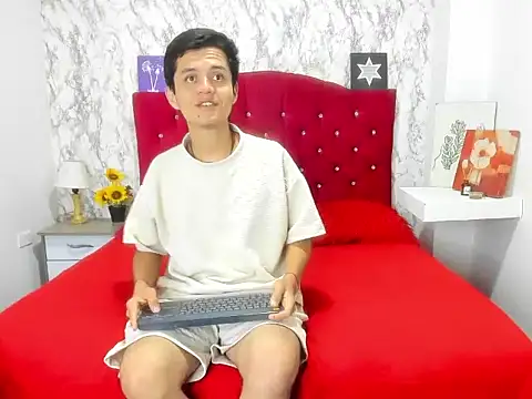 Snapshot of Alejandra_and_James_ chatting on April 2026 04:16:02 AM Alejandra and James online show from April 2026 04:16:02 AM