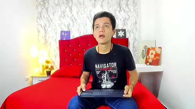 Snapshot of Alejandra_and_James_ chatting on April 2026 02:24:02 AM Alejandra and James online show from April 2026 02:24:02 AM