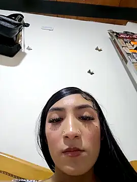 Snapshot of yvonne_1998 chatting on March 2026 09:28:01 PM yvonne 1998 online show from March 2026 09:28:01 PM