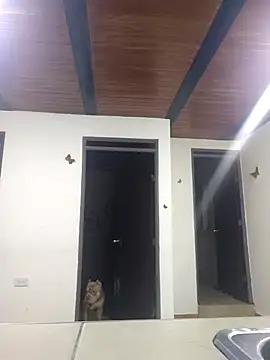 Snapshot of yvonne_1998 chatting on April 2026 10:10:02 PM yvonne 1998 online show from April 2026 10:10:02 PM