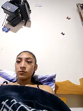 Snapshot of yvonne_1998 chatting on April 2026 02:54:01 PM yvonne 1998 online show from April 2026 02:54:01 PM