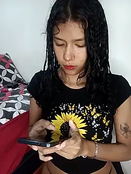 Yi Uzi online show from April 2026 01:08:01 AM