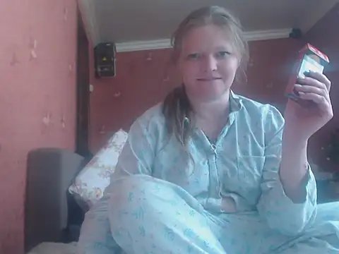 Snapshot of CharleyReid chatting on May 2026 12:15:01 PM CharleyReid online show from May 2026 12:15:01 PM