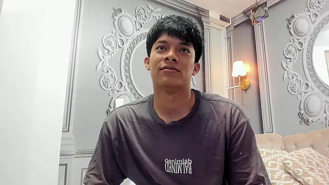 Snapshot of Andeuw__ chatting on April 2026 02:34:01 AM Andeuw online show from April 2026 02:34:01 AM