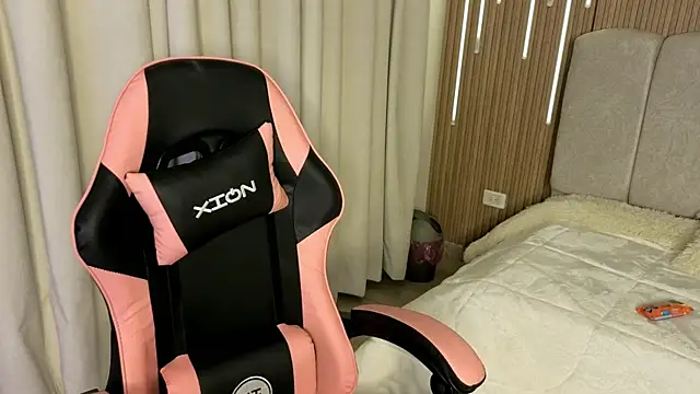 shalomm  online show from April 2026 01:01:01 AM