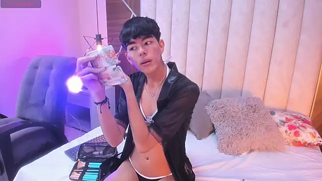 Snapshot of CAROLYNFOSTER chatting on March 2026 10:27:02 AM CAROLYNFOSTER online show from March 2026 10:27:02 AM