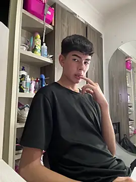 Snapshot of CAROLYNFOSTER chatting on April 2026 01:35:02 AM CAROLYNFOSTER online show from April 2026 01:35:02 AM