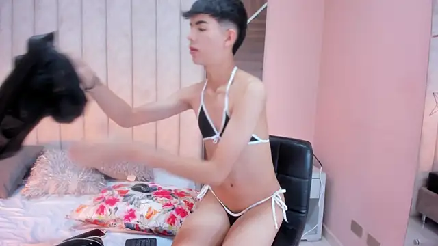 Snapshot of CAROLYNFOSTER chatting on April 2026 10:39:01 AM CAROLYNFOSTER online show from April 2026 10:39:01 AM