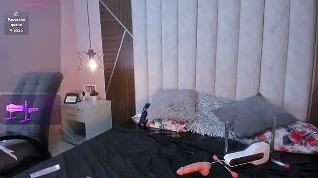 Snapshot of CAROLYNFOSTER chatting on April 2026 01:41:01 PM CAROLYNFOSTER online show from April 2026 01:41:01 PM