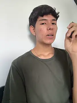 Snapshot of CAROLYNFOSTER chatting on April 2026 09:21:01 PM CAROLYNFOSTER online show from April 2026 09:21:01 PM