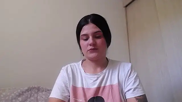 Snapshot of SofiaBanks_ chatting on May 2026 05:46:01 PM SofiaBanks online show from May 2026 05:46:01 PM