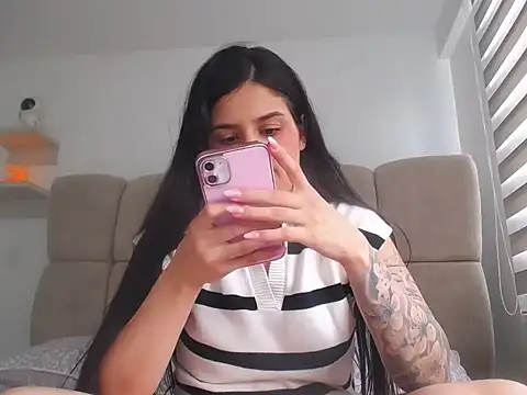 SofiaBanks  online show from April 2026 10:05:02 PM