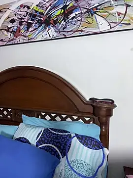 victoria luxx  online show from April 2026 11:50:01 PM