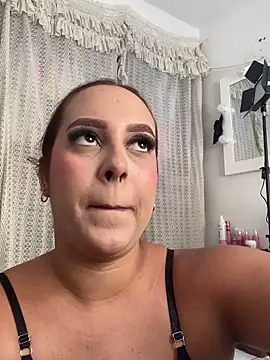 victoria luxx  online show from April 2026 06:53:02 PM