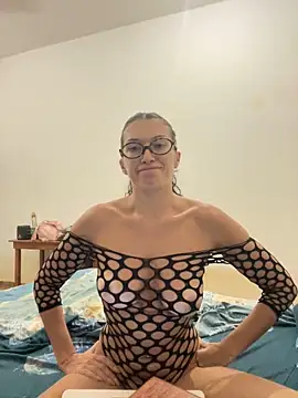 kimberlysnow11 online show from May 2026 04:43:01 AM