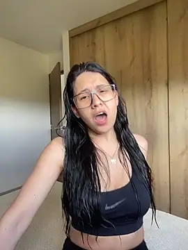Snapshot of Annarhode chatting on July 2026 06:27:02 PM Annarhode online show from July 2026 06:27:02 PM