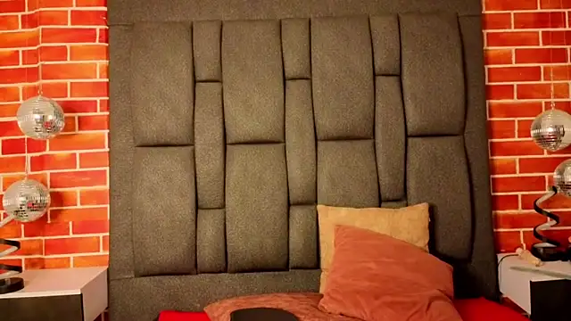 luxuryheavenn online show from March 2026 06:53:01 PM