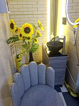 mistresslu online show from April 2026 04:30:01 AM