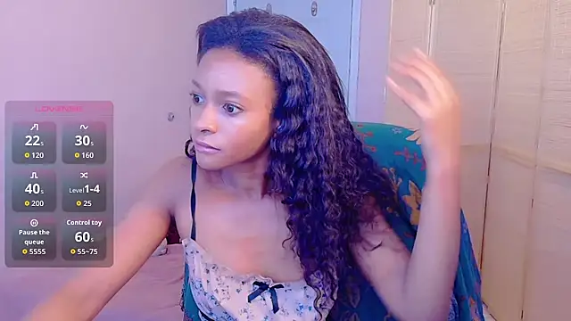 Snapshot of Amber_Fae chatting on May 2026 12:39:02 AM Amber Fae online show from May 2026 12:39:02 AM