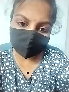 honeyflowerr online show from April 2026 05:27:02 PM