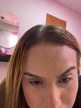Jullyanaximeness online show from June 2026 01:23:01 PM