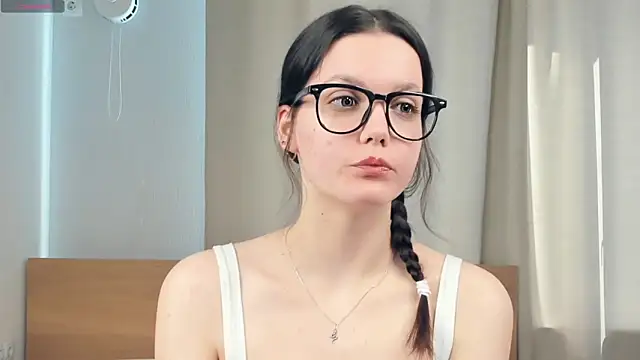 JuliannPaysour online show from April 2026 07:37:01 AM