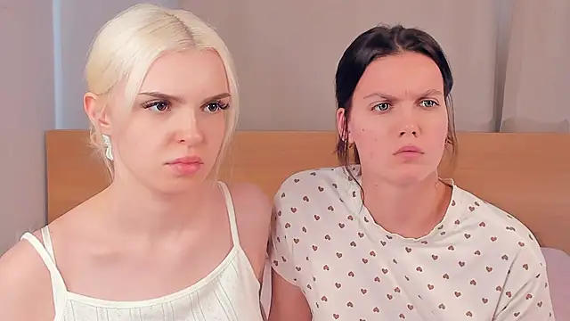 JuliannPaysour online show from April 2026 07:37:02 AM