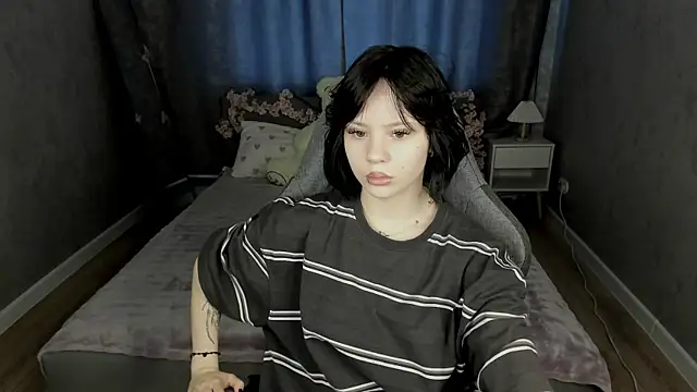 Loly Cuttie online show from May 2026 01:09:01 AM