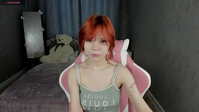 Snapshot of Loly_Cuttie chatting on April 2026 01:17:02 AM Loly Cuttie online show from April 2026 01:17:02 AM